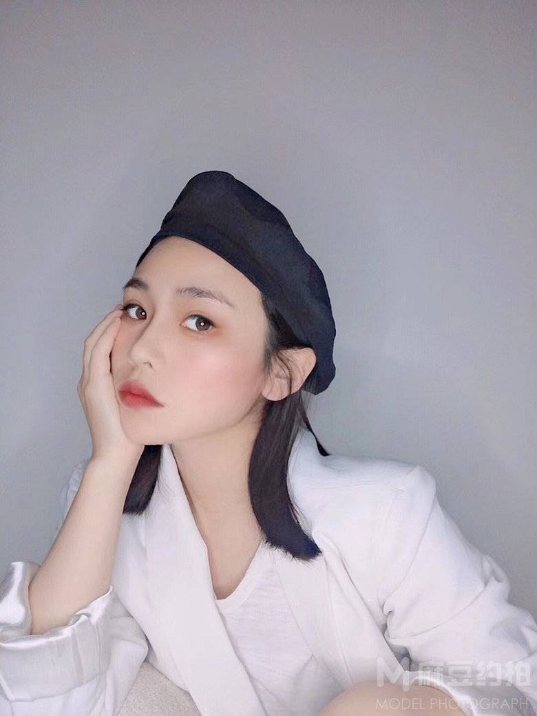 黑白模特