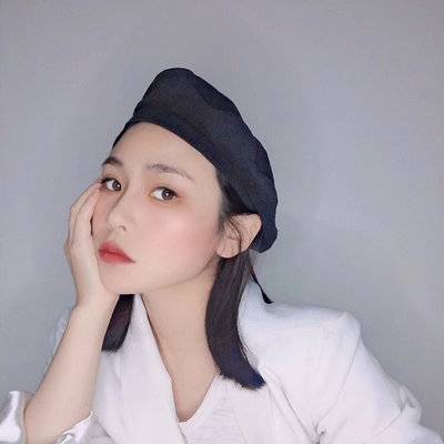 黑白模特