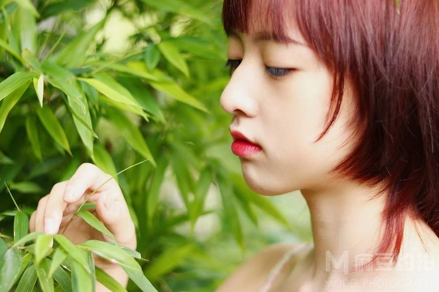 情绪模特