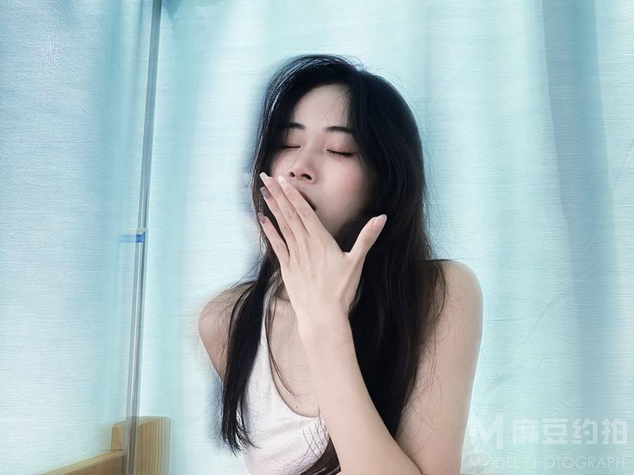 黑白模特