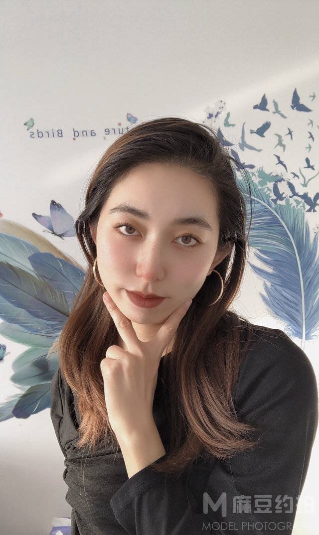 情绪模特