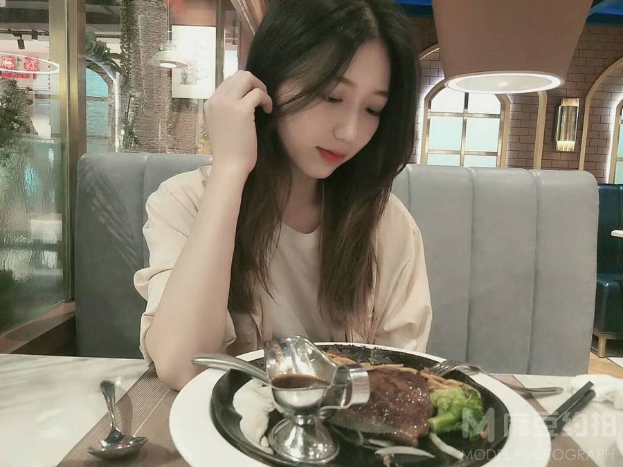 校园模特