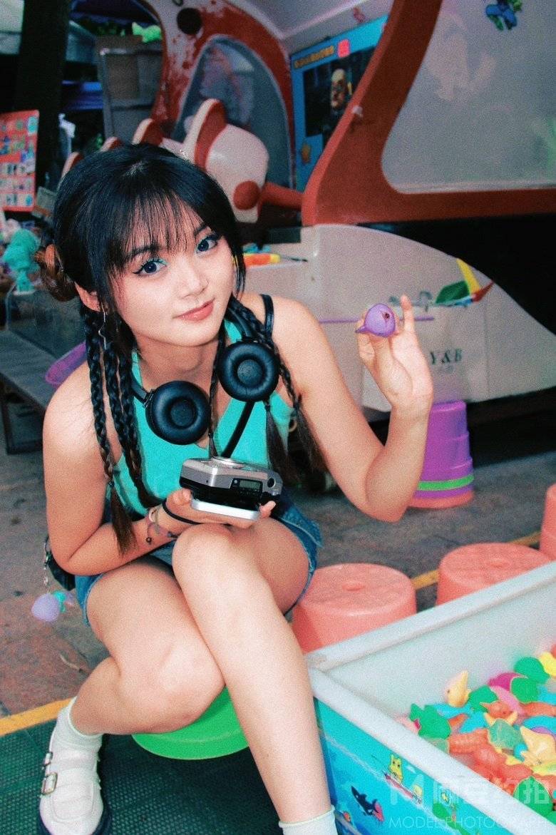 情绪模特
