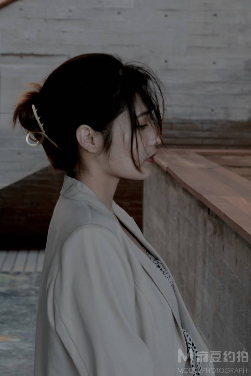 情绪模特