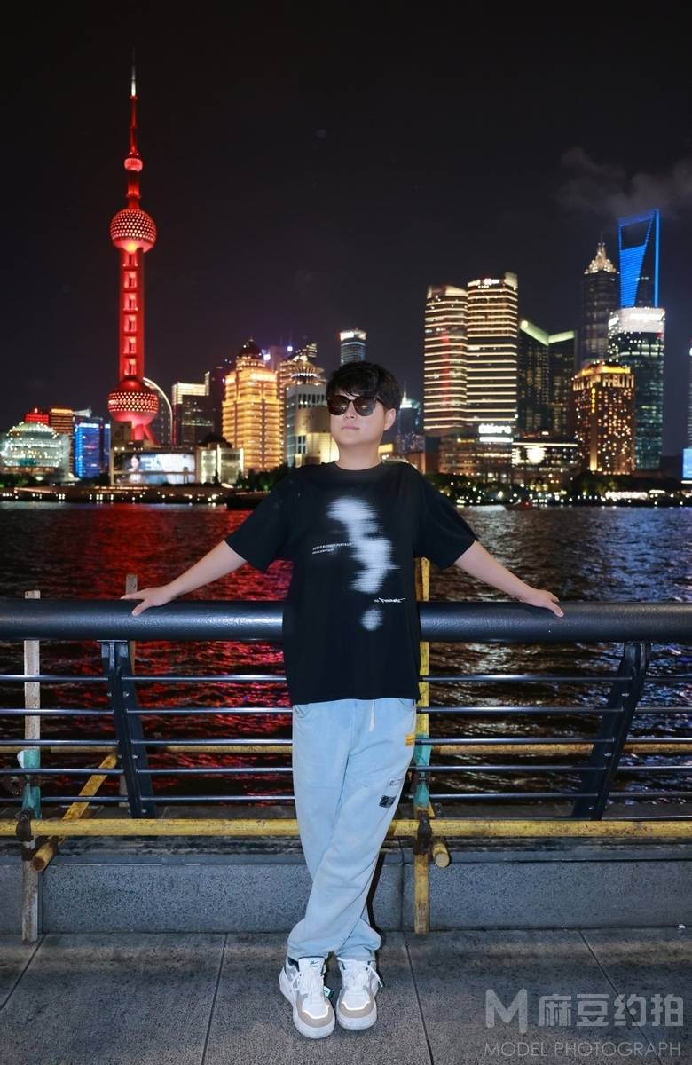 夜景模特