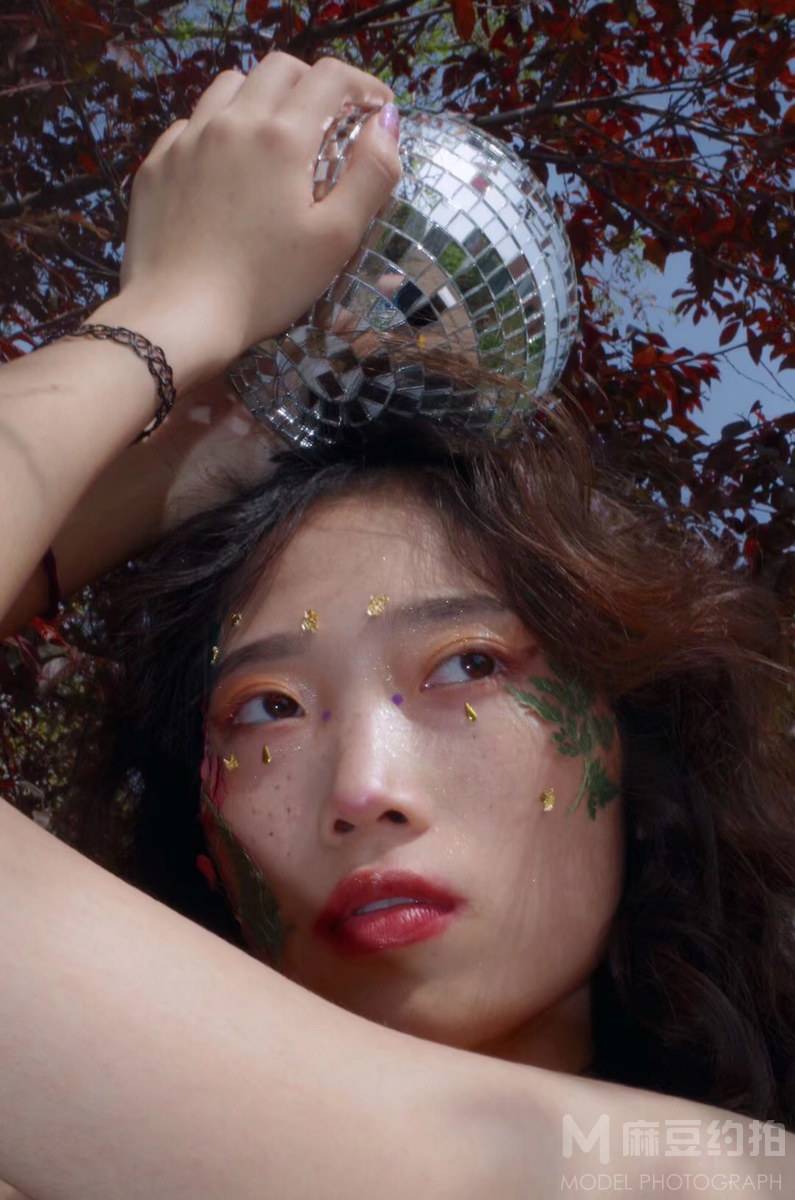 情绪模特