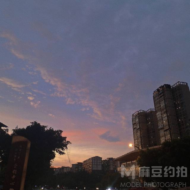 夜景模特