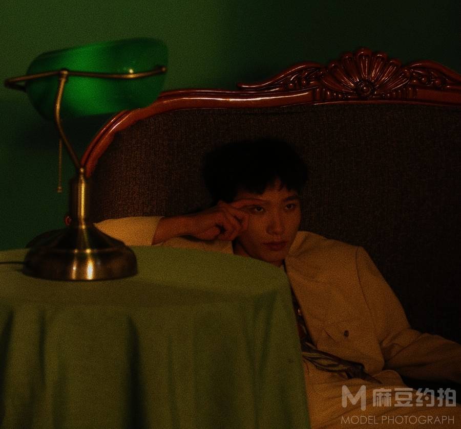 情绪模特