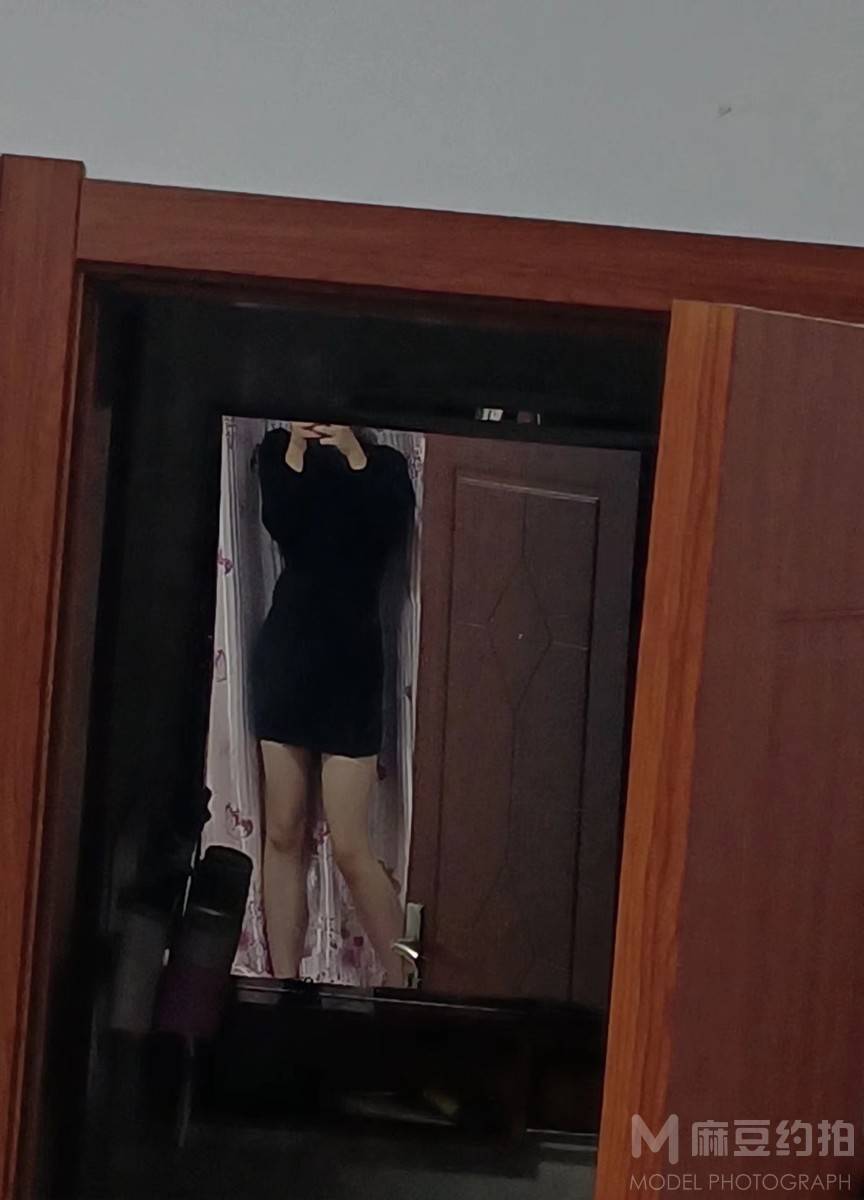 黑白模特