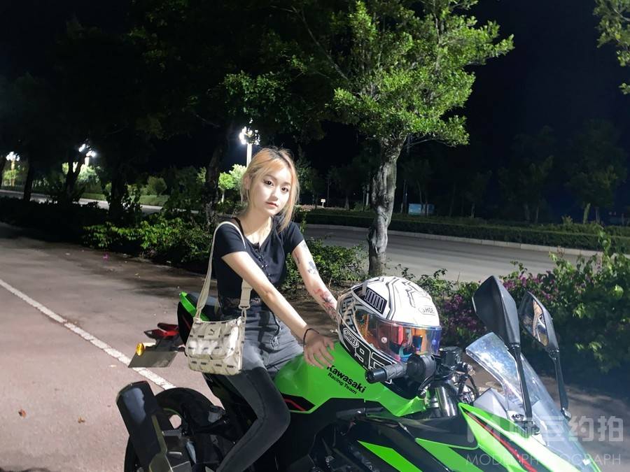 夜景模特