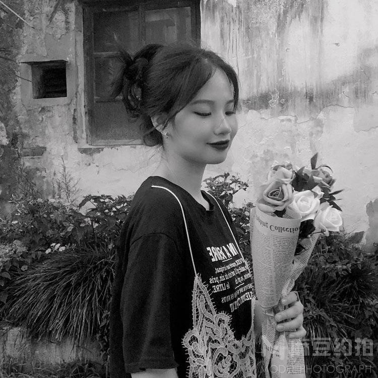 黑白模特