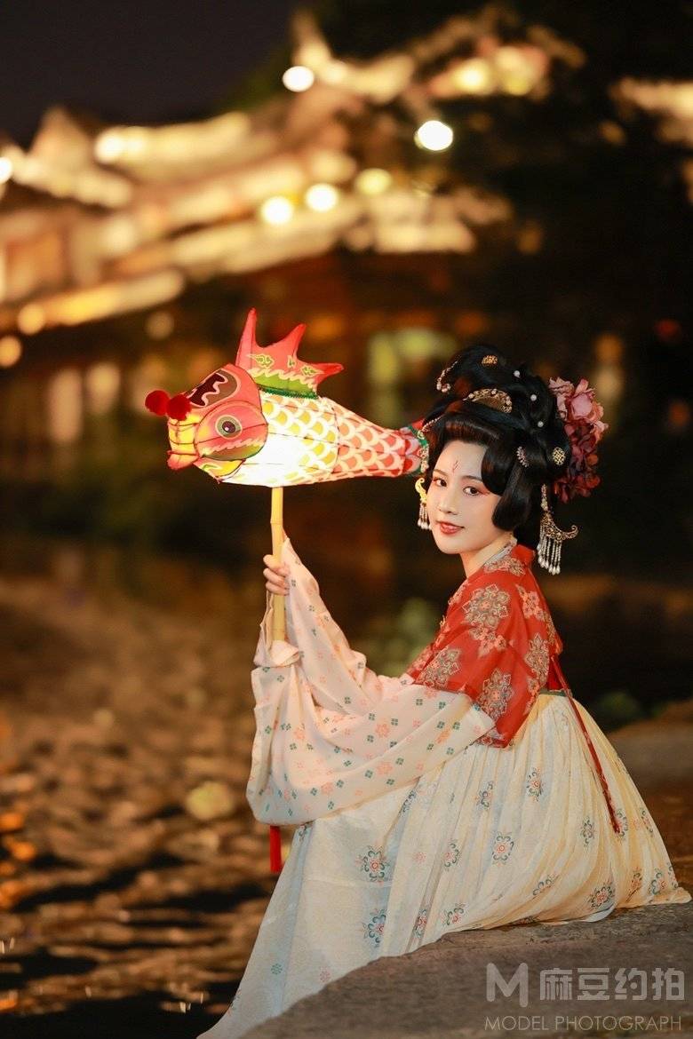 汉服模特
