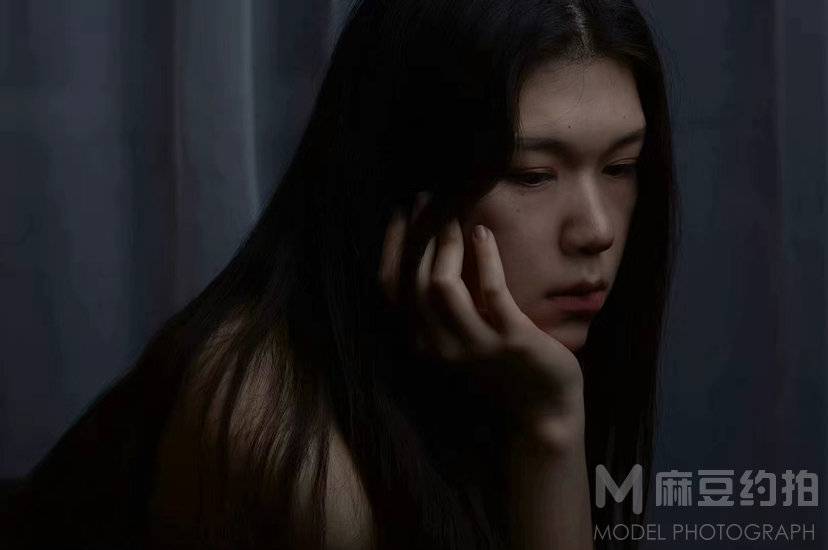 情绪模特