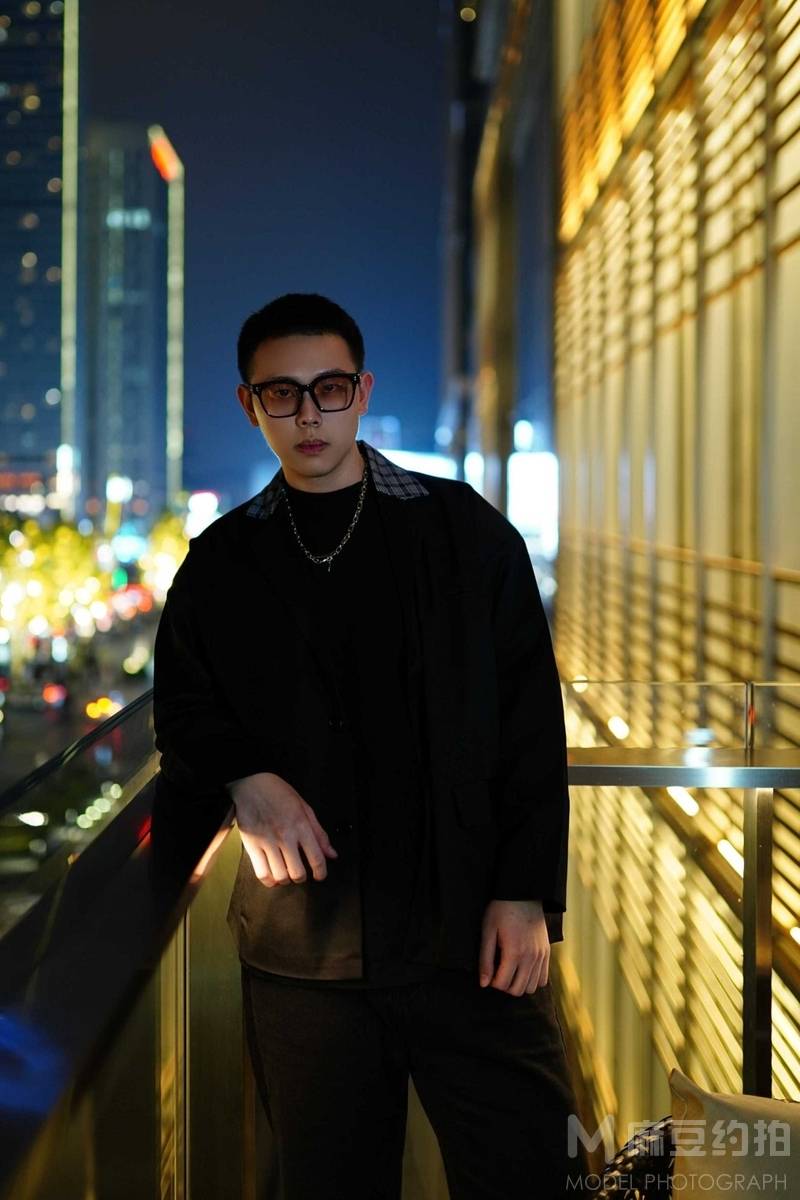 夜景模特