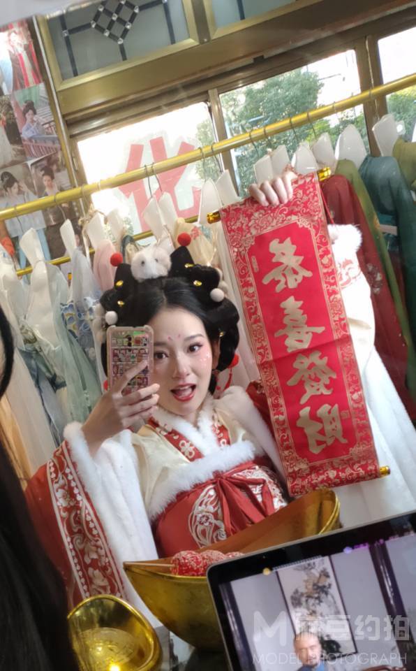 汉服模特