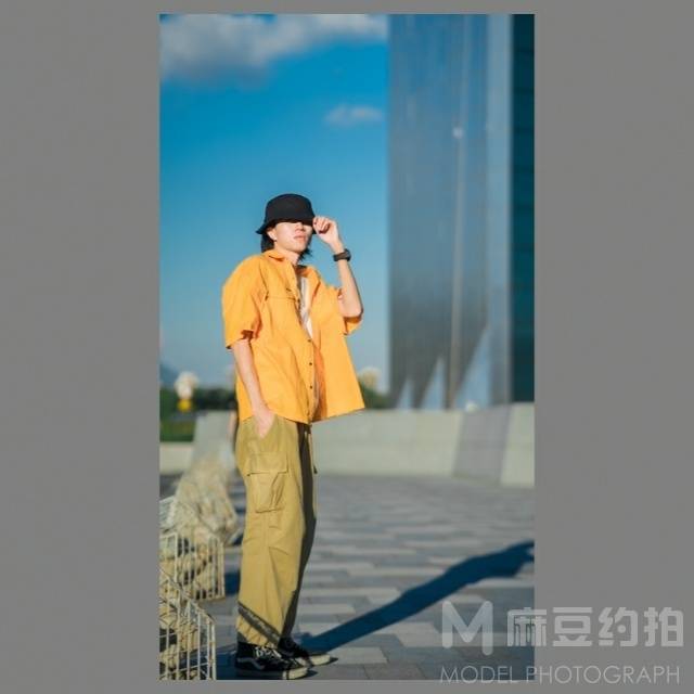 情绪模特