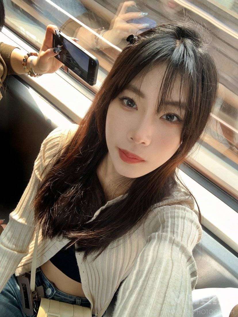 黑白模特