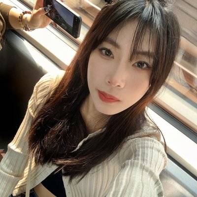 黑白模特