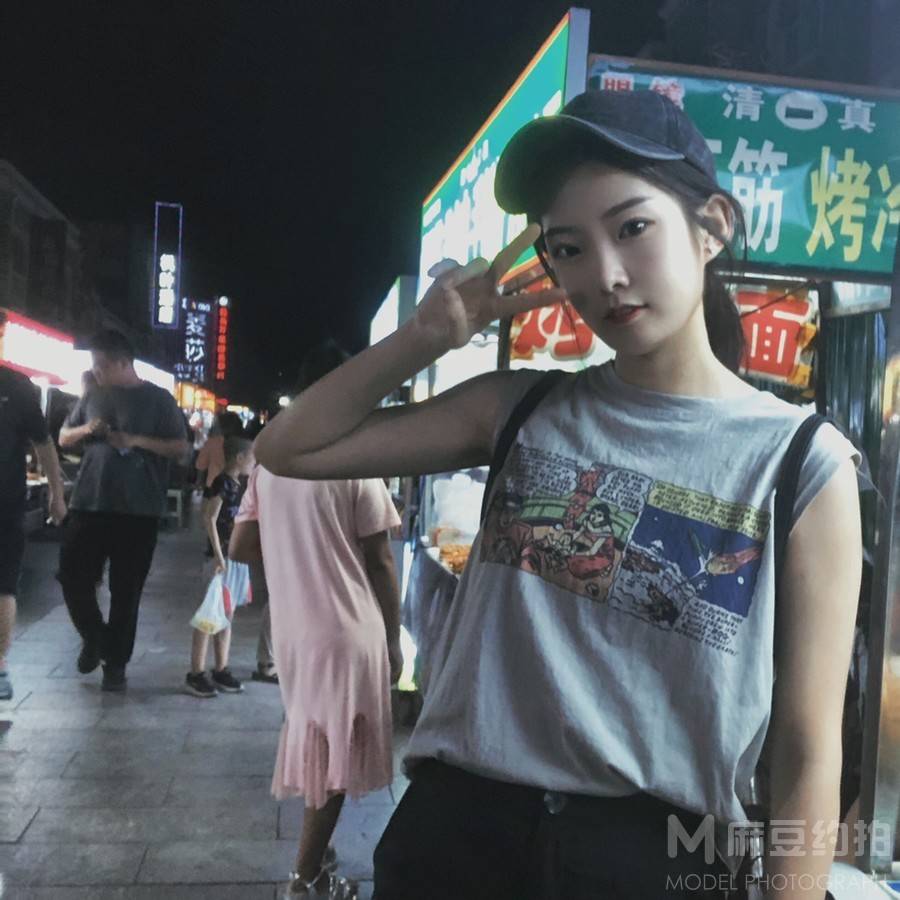 校园模特