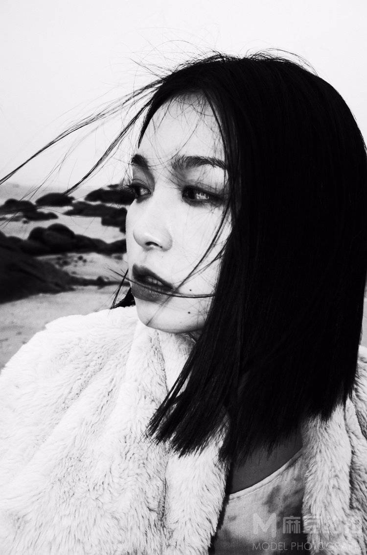 黑白模特
