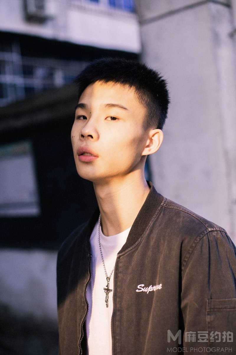 黑白模特
