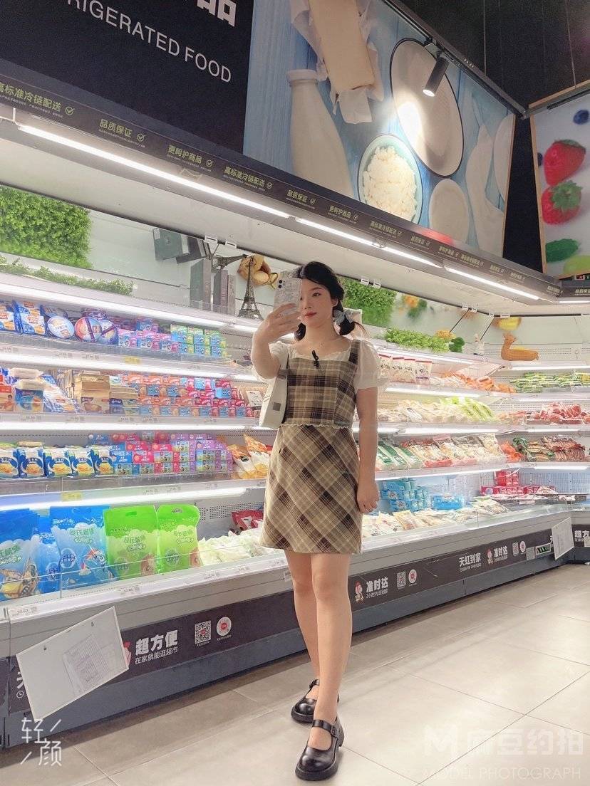 校园模特
