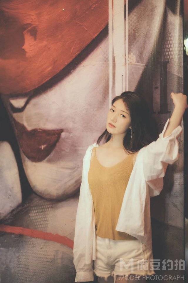 情绪模特