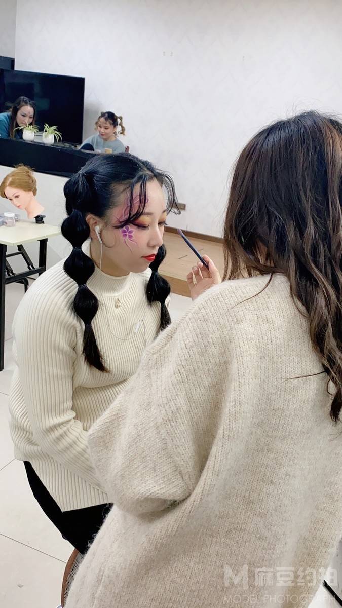 妆容模特