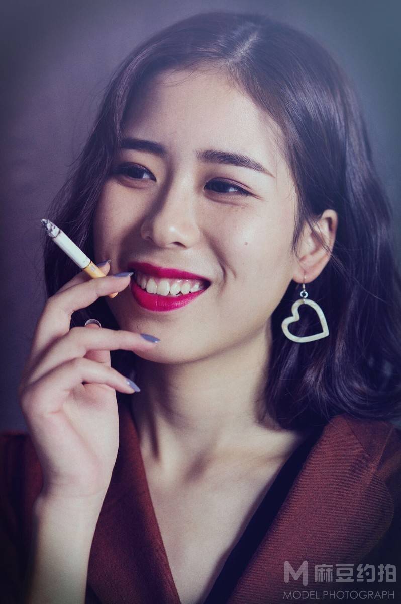 情绪模特