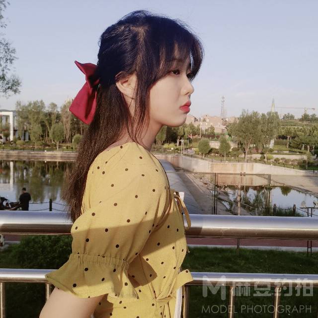 校园模特