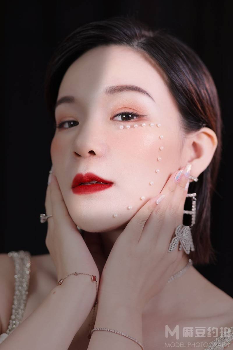 妆容模特