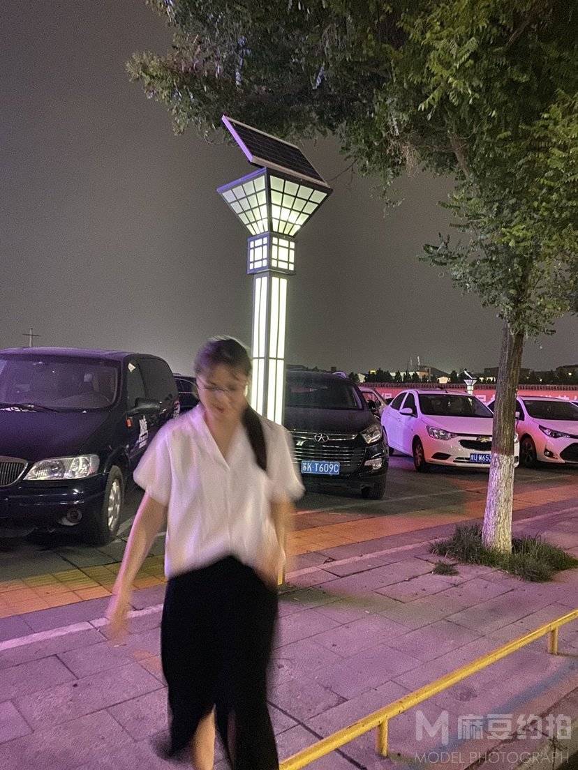 校园模特