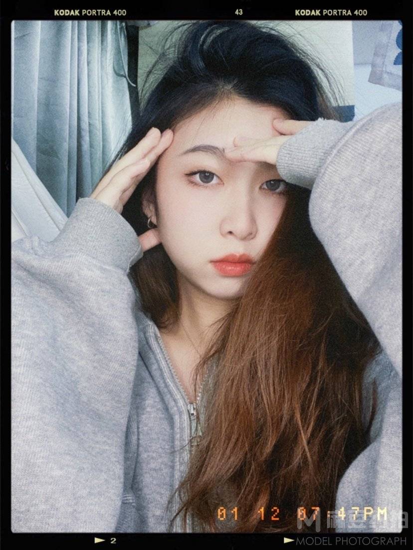 胶片模特