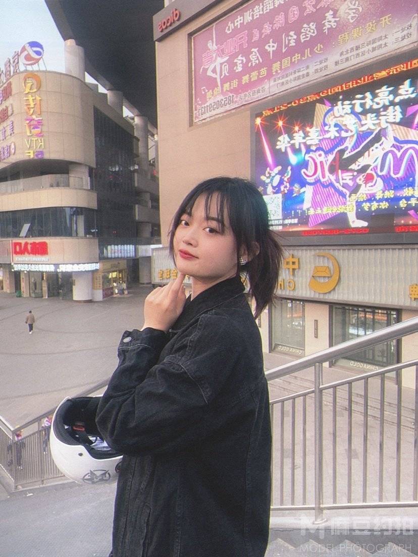 校园模特