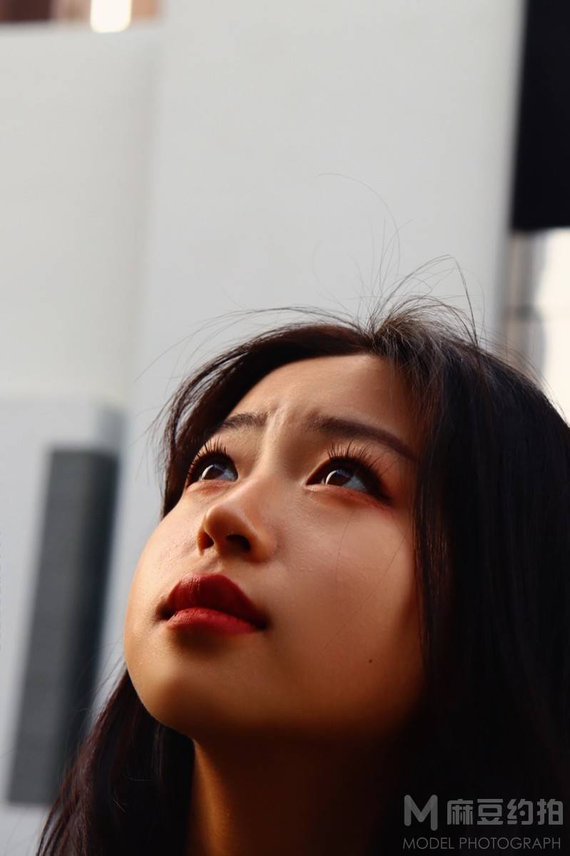 情绪模特