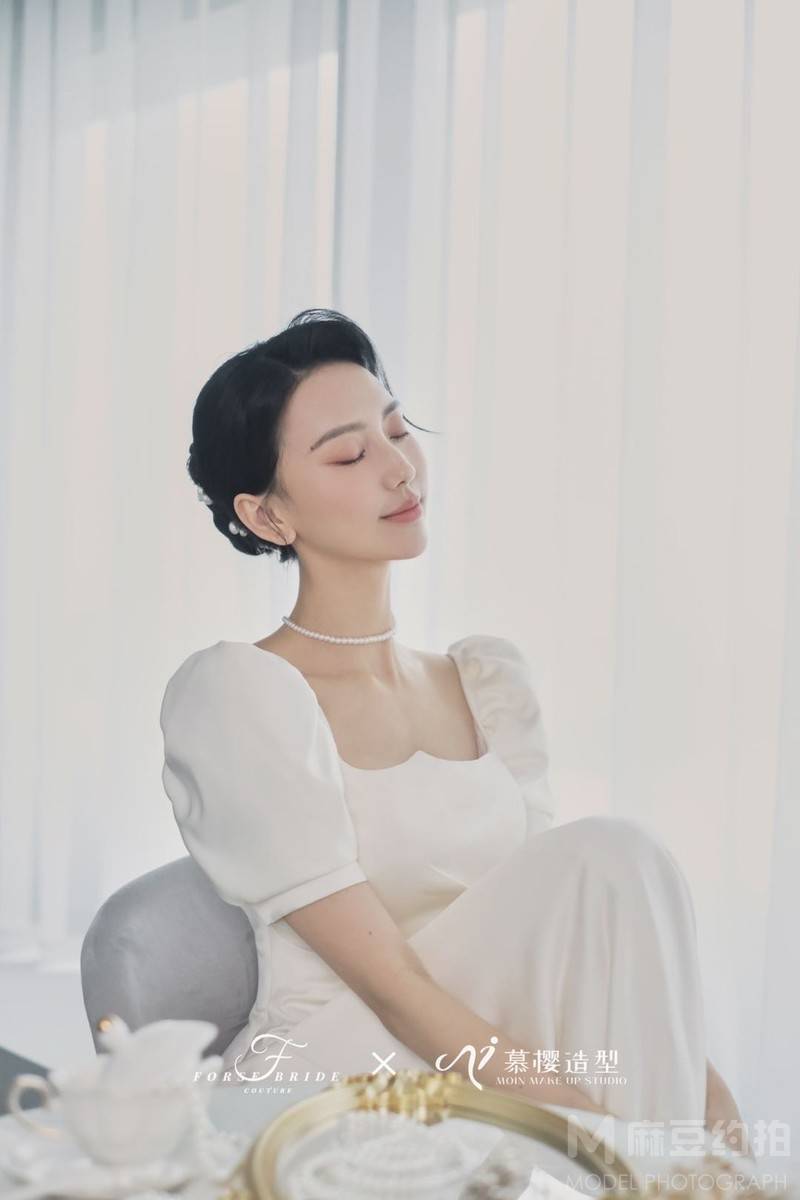 妆容模特