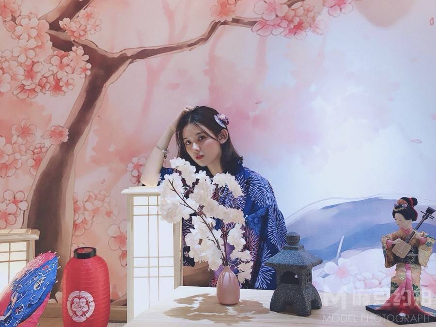 妆容模特