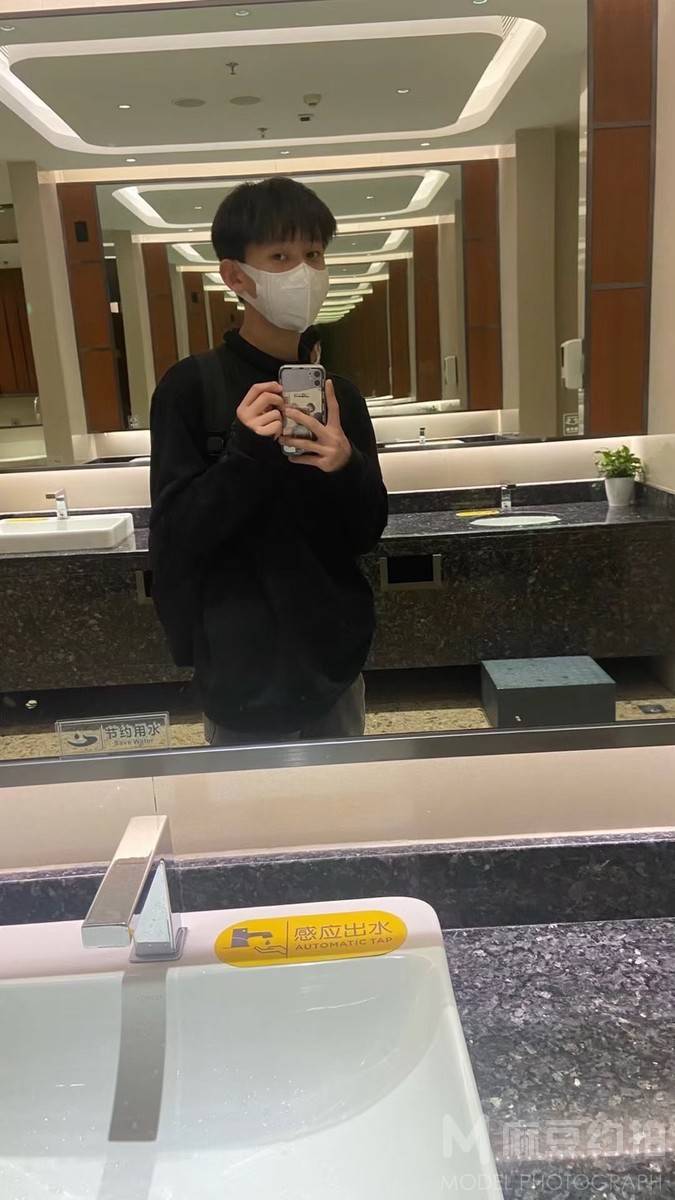 黑白模特