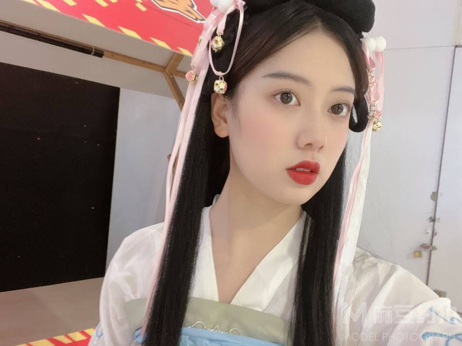 妆容模特