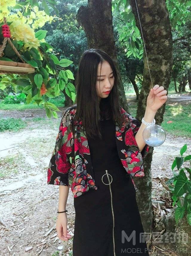 校园模特