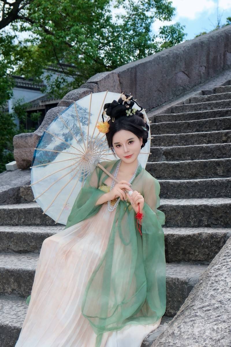 汉服模特