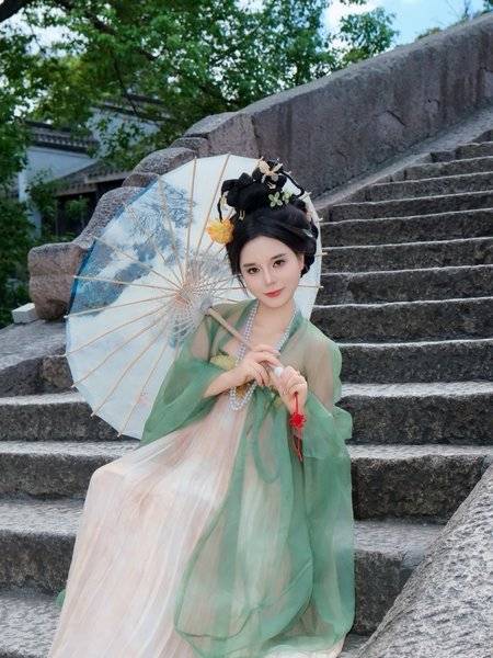 汉服模特