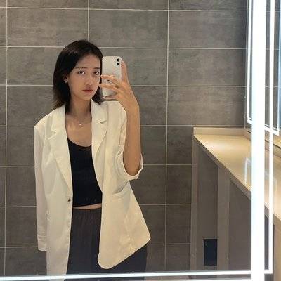 黑白模特