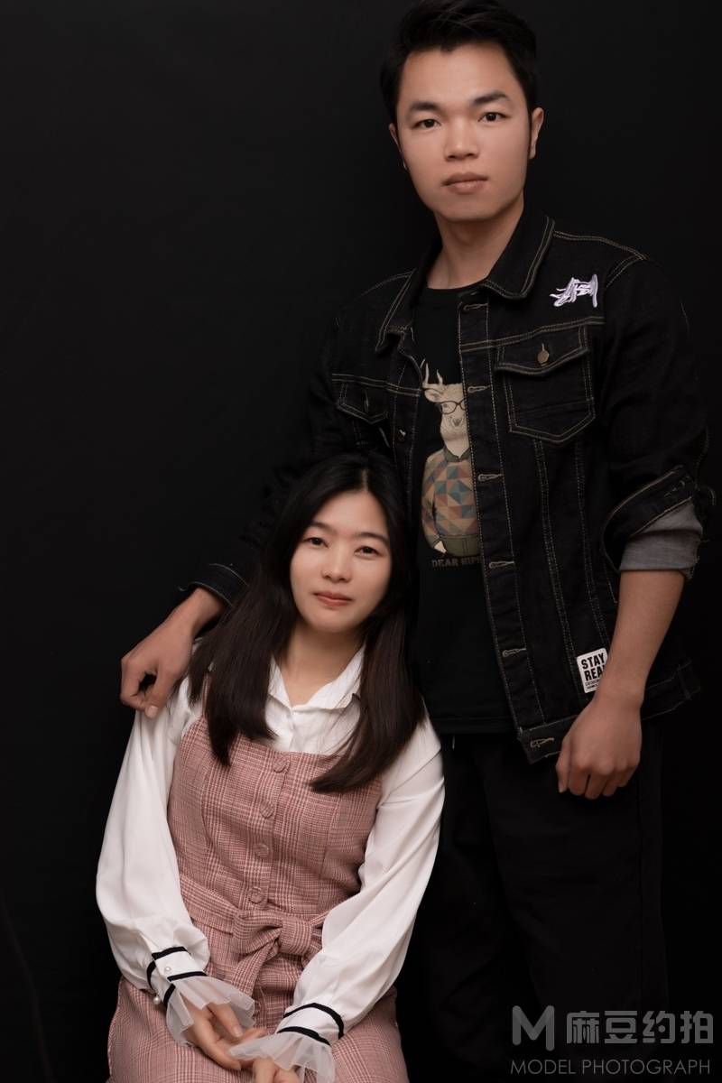 黑白模特