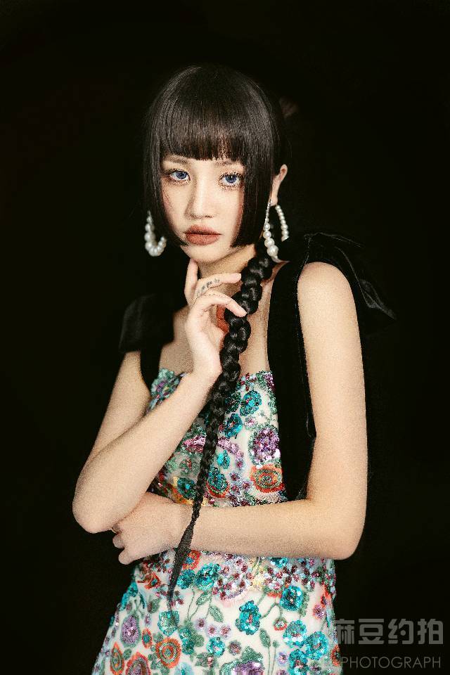 情绪模特