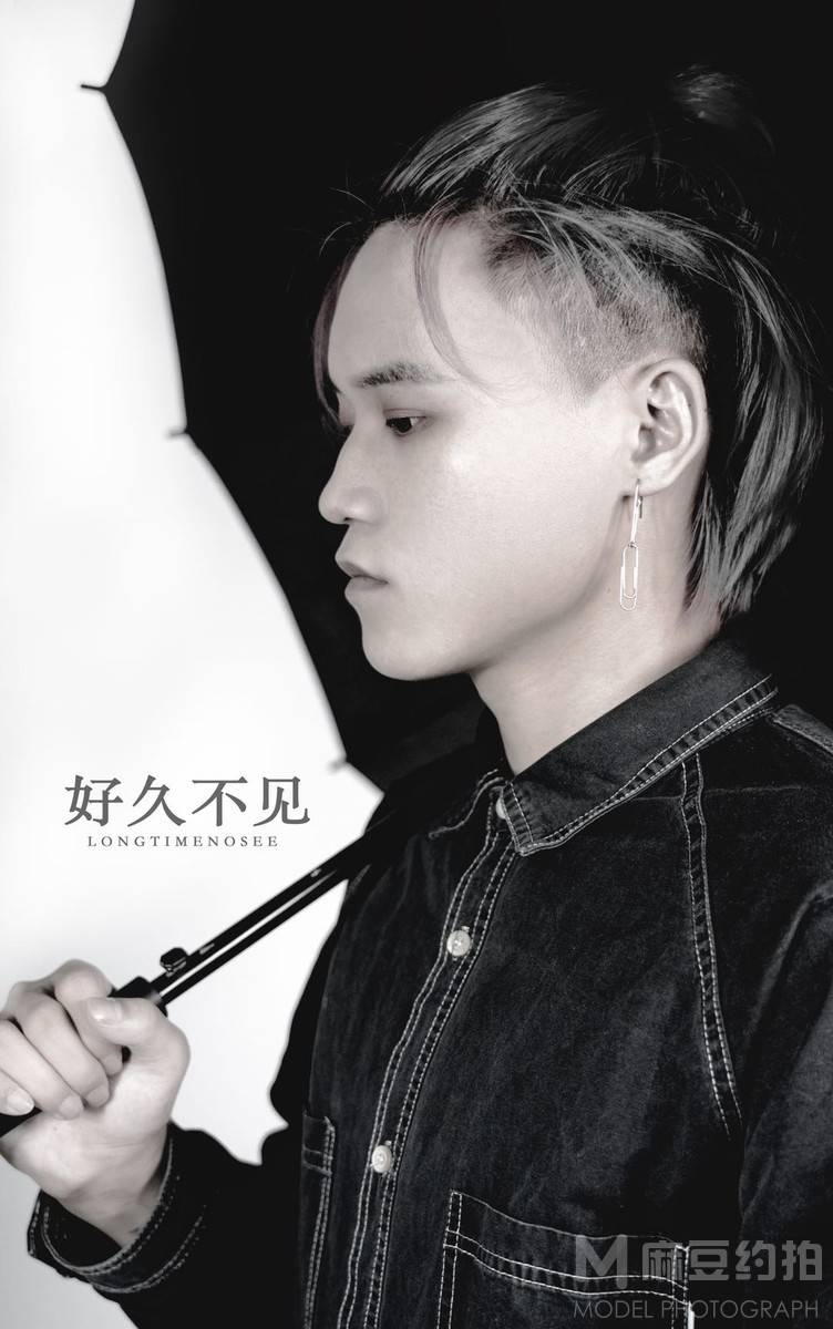 黑白模特