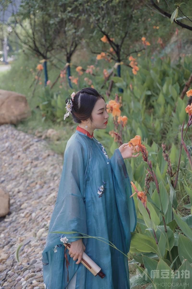 汉服模特