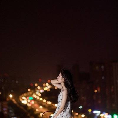 夜景模特
