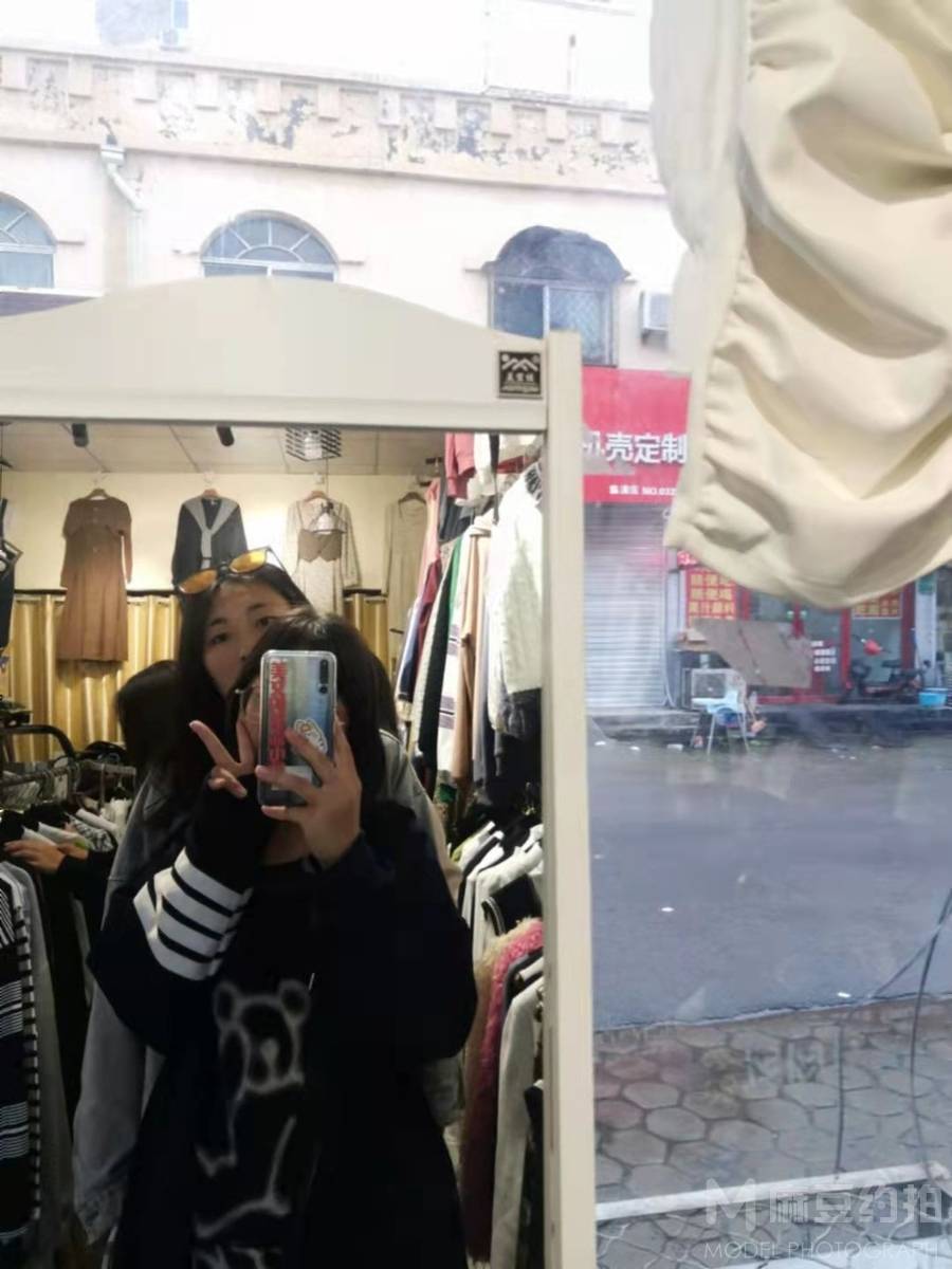 校园模特