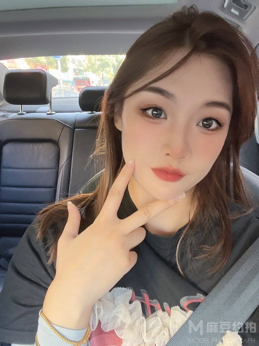 纪实模特